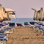 With Pool Near The Apartamento Bibione