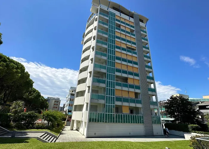 With Pool Near The Appartement